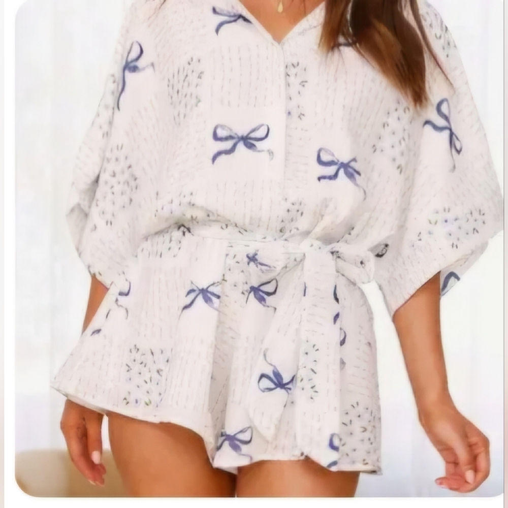 Rosa Clothing Blue & White Floral Bow Romper Blouse | Tie Waist | NWT - Picture 6 of 6